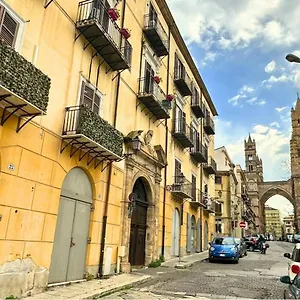 https://residenza-cattedrale.sicilyhotelsitaly.net